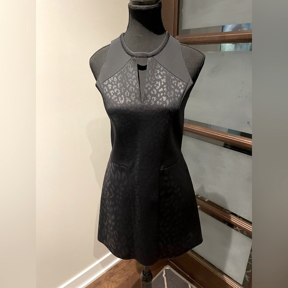 Maje - Black Leopard Print Scuba Knit Dress W/ Keyhole Neckline Sz 4-6 - Picture 1 of 8